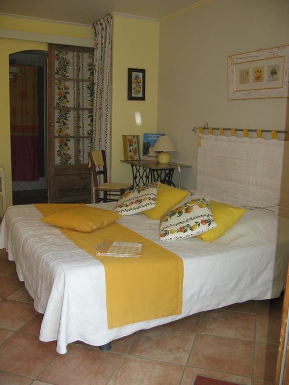 L'oustaou Piscine & Bed and breakfast 3*