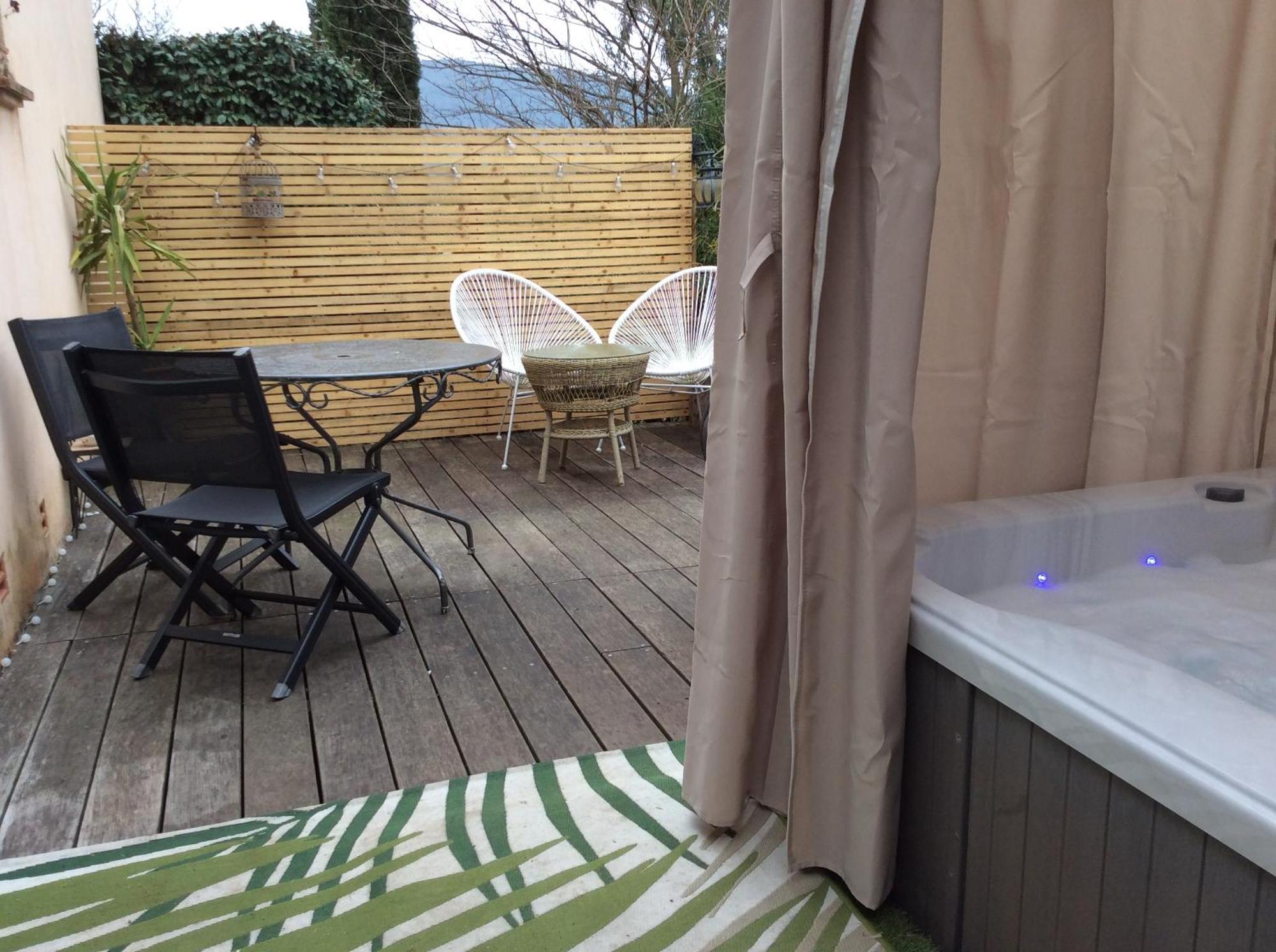 L'oustaou Piscine & Bed and breakfast Besse-sur-Issole