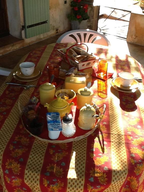 L'oustaou Piscine & 3* Besse-sur-Issole